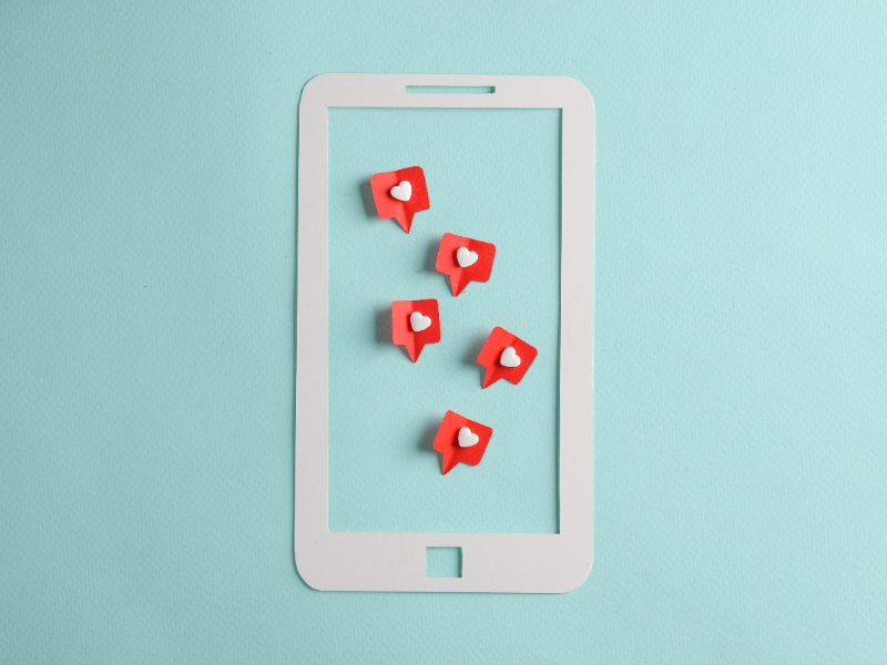 como arrumar vitrine de loja de roupas infantis